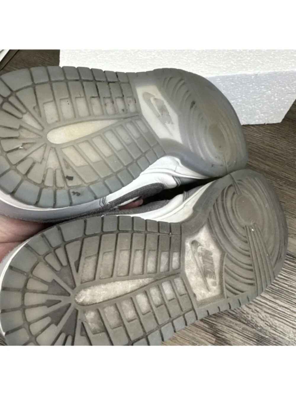 Nike Dunk Low Retro Gray & White Leather Sneakers Mens Size 8 Retro Athletic